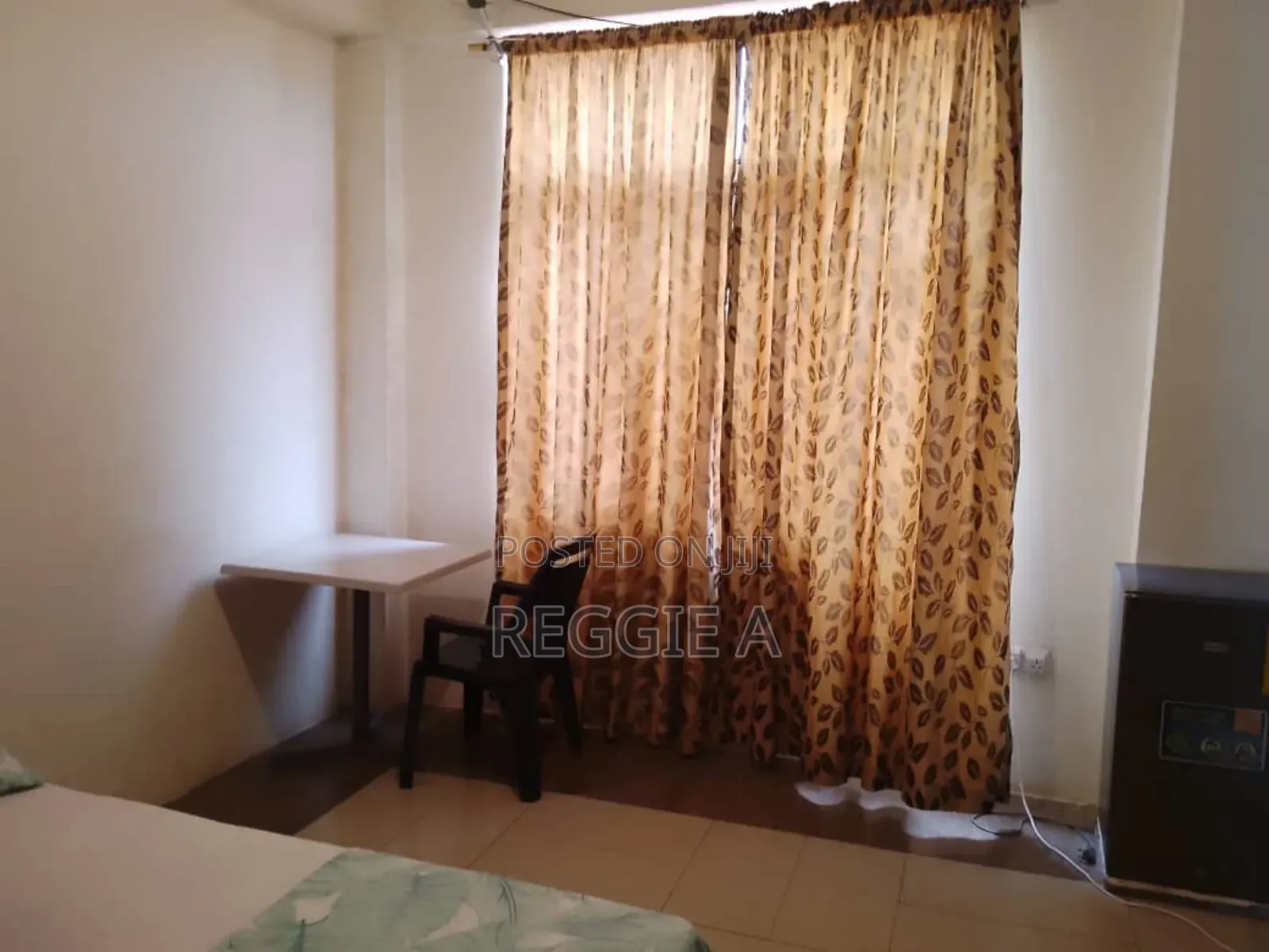 ¢150 a Day, Private Ensuite Bedroom in a Shared Flat