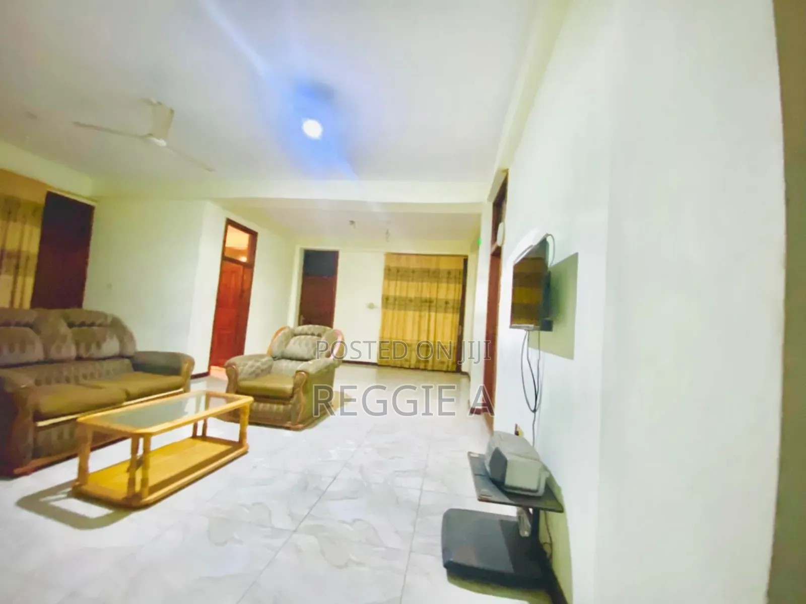 ¢150 a Day, Private Ensuite Bedroom in a Shared Flat