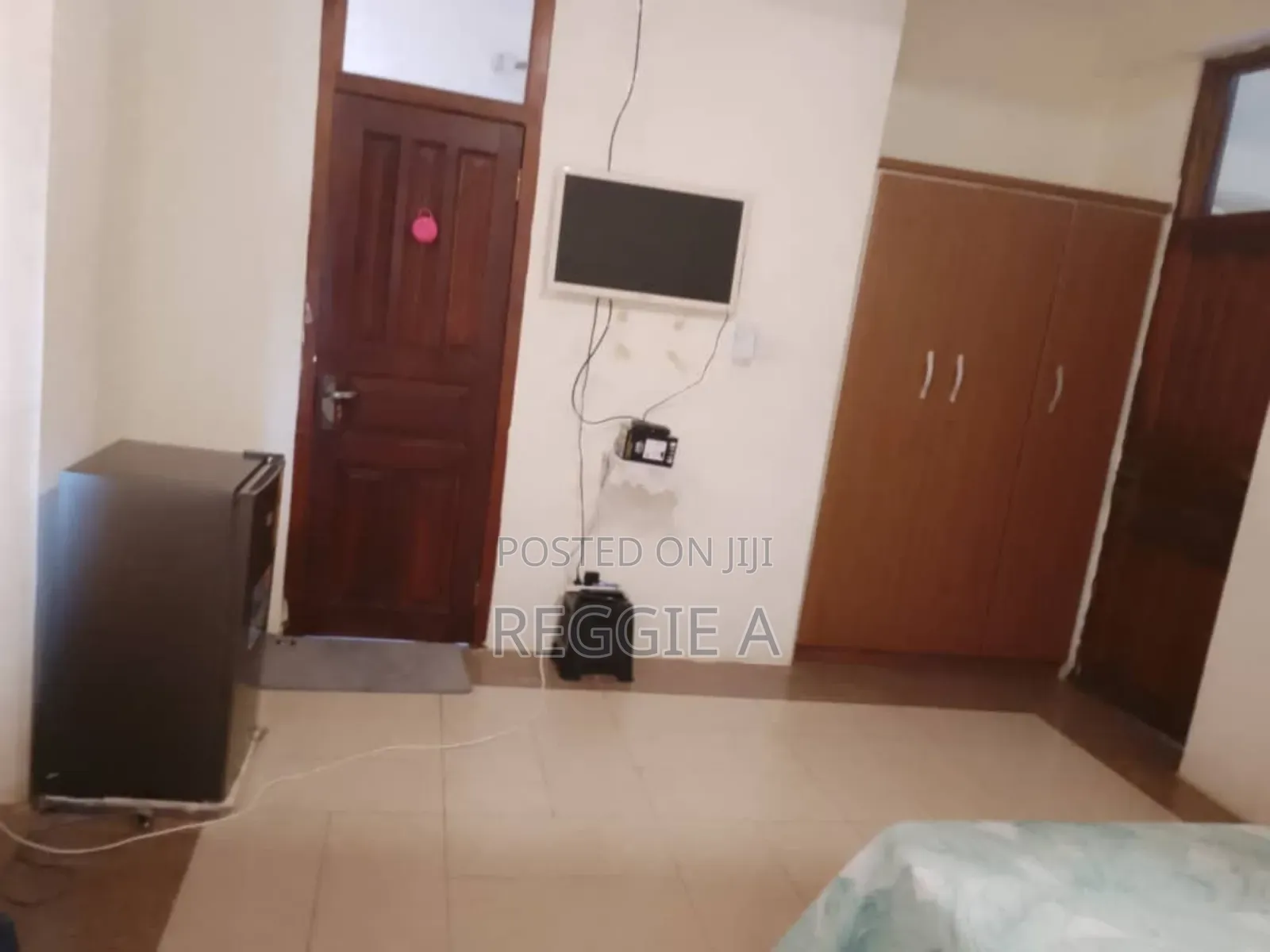 ¢150 a Day, Private Ensuite Bedroom in a Shared Flat