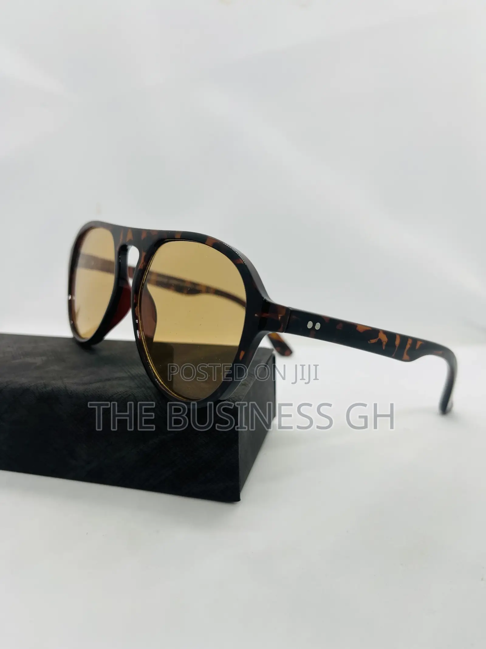 Trending Sunglasses 2026 (Aviators)