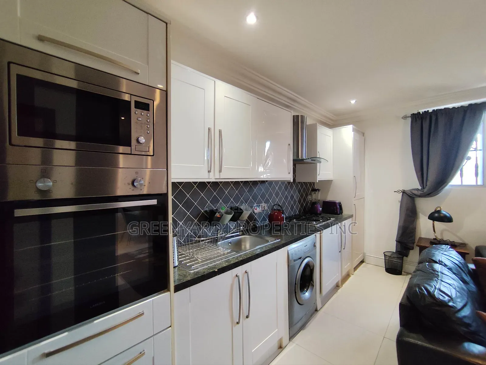 Furnished 13bdrm Apartment in Com 18, Lashibi for sale