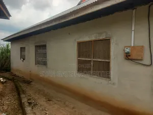 5bdrm House in Ejisu Manhyia for sale