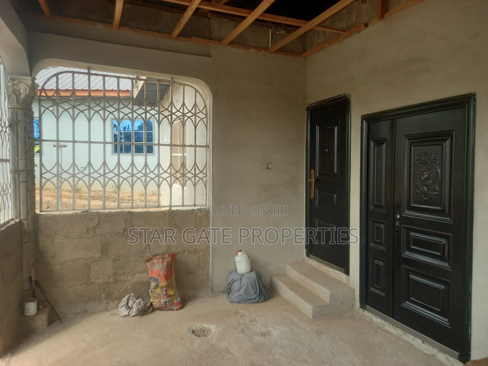 5bdrm House in Ejisu Manhyia for sale