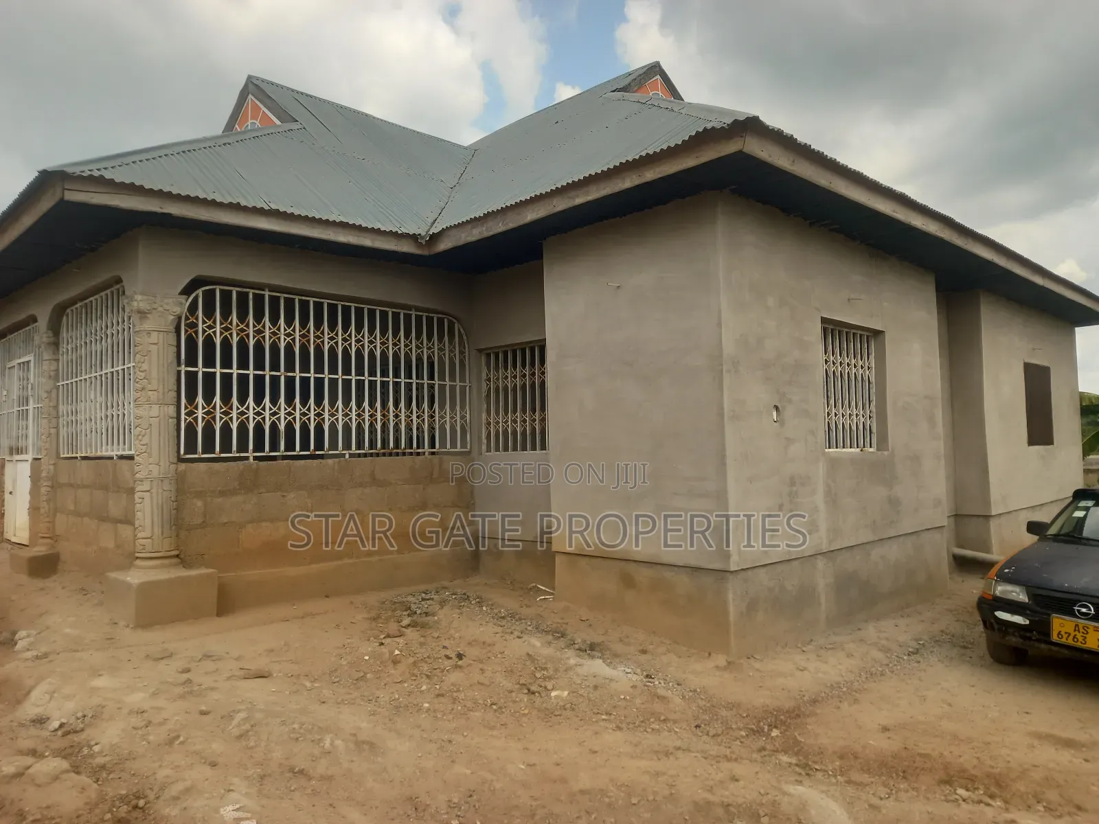 5bdrm House in Ejisu Manhyia for sale