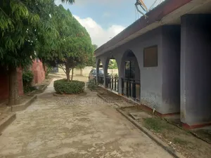 7bdrm House in Santasi, Kumasi Metropolitan for sale