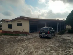 7bdrm House in Santasi, Kumasi Metropolitan for sale