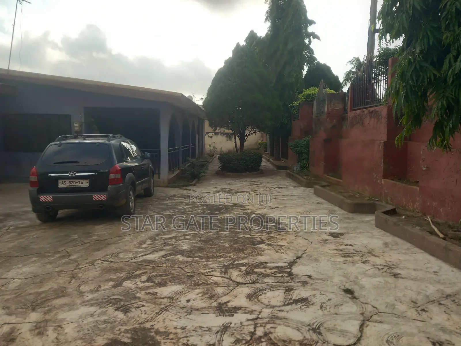 7bdrm House in Santasi, Kumasi Metropolitan for sale