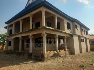 12bdrm House in Afari Military, Kumasi Metropolitan for sale