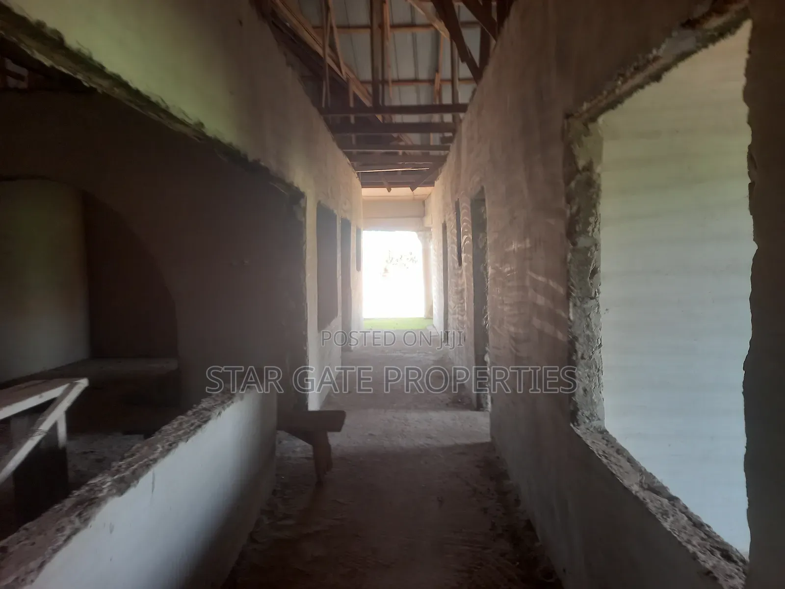 12bdrm House in Afari Military, Kumasi Metropolitan for sale