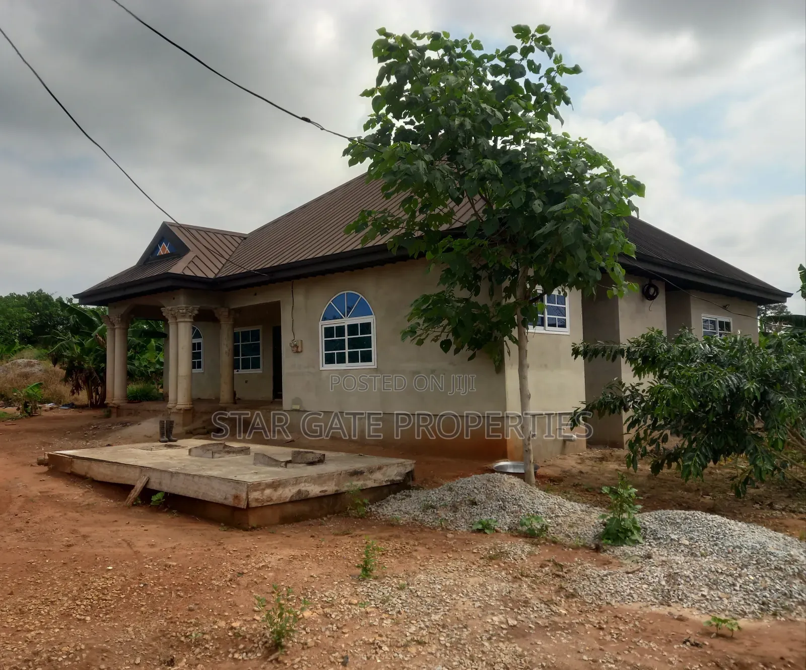 5bdrm House in Near Afari Military, Kumasi Metropolitan for sale