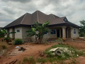 5bdrm House in Near Afari Military, Kumasi Metropolitan for sale