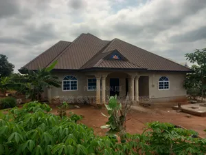 5bdrm House in Near Afari Military, Kumasi Metropolitan for sale