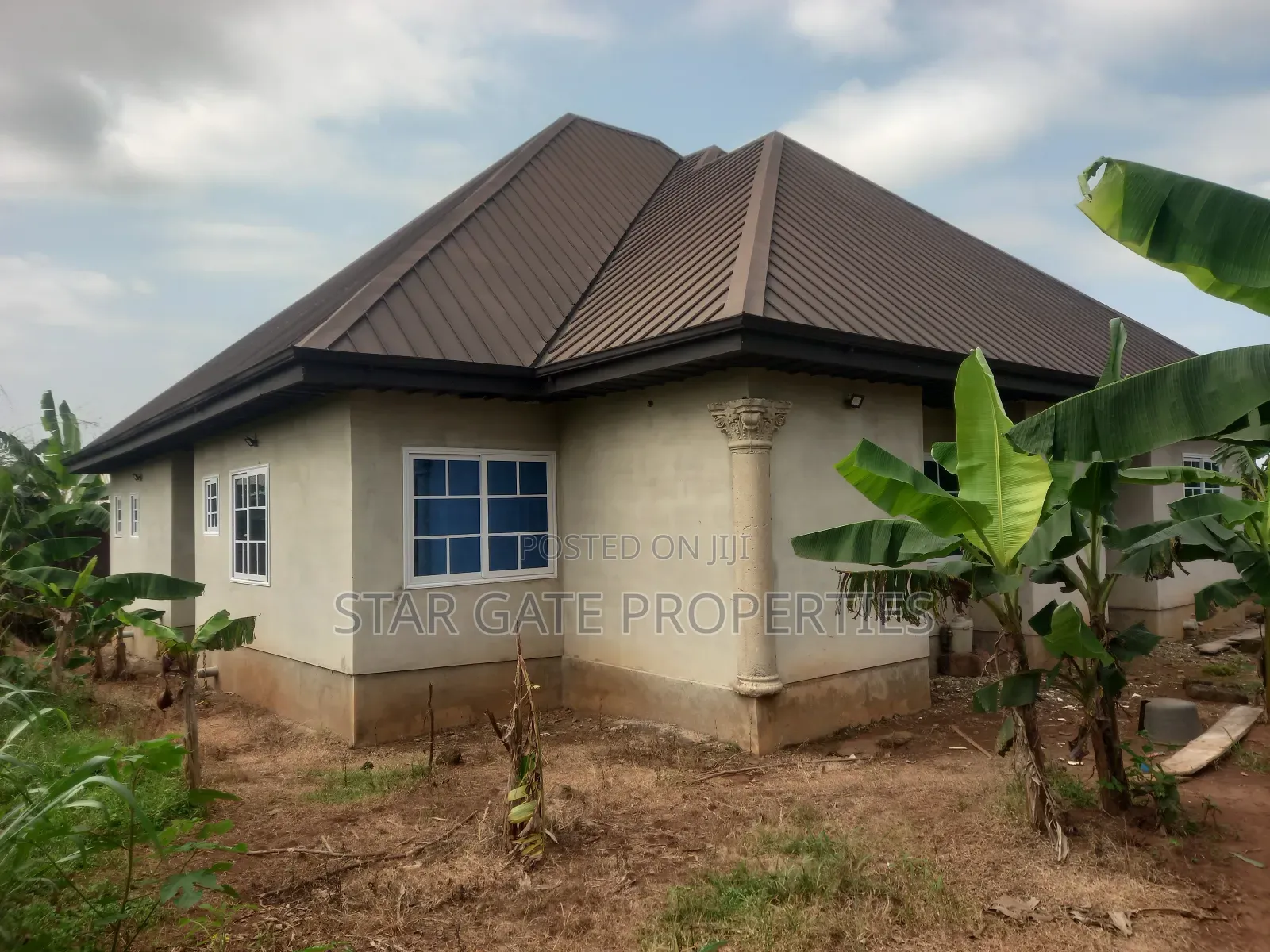 5bdrm House in Near Afari Military, Kumasi Metropolitan for sale
