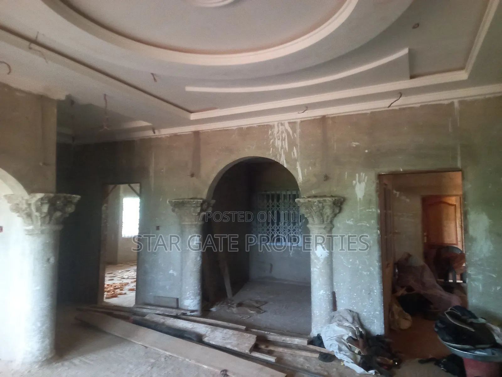 5bdrm House in Near Afari Military, Kumasi Metropolitan for sale