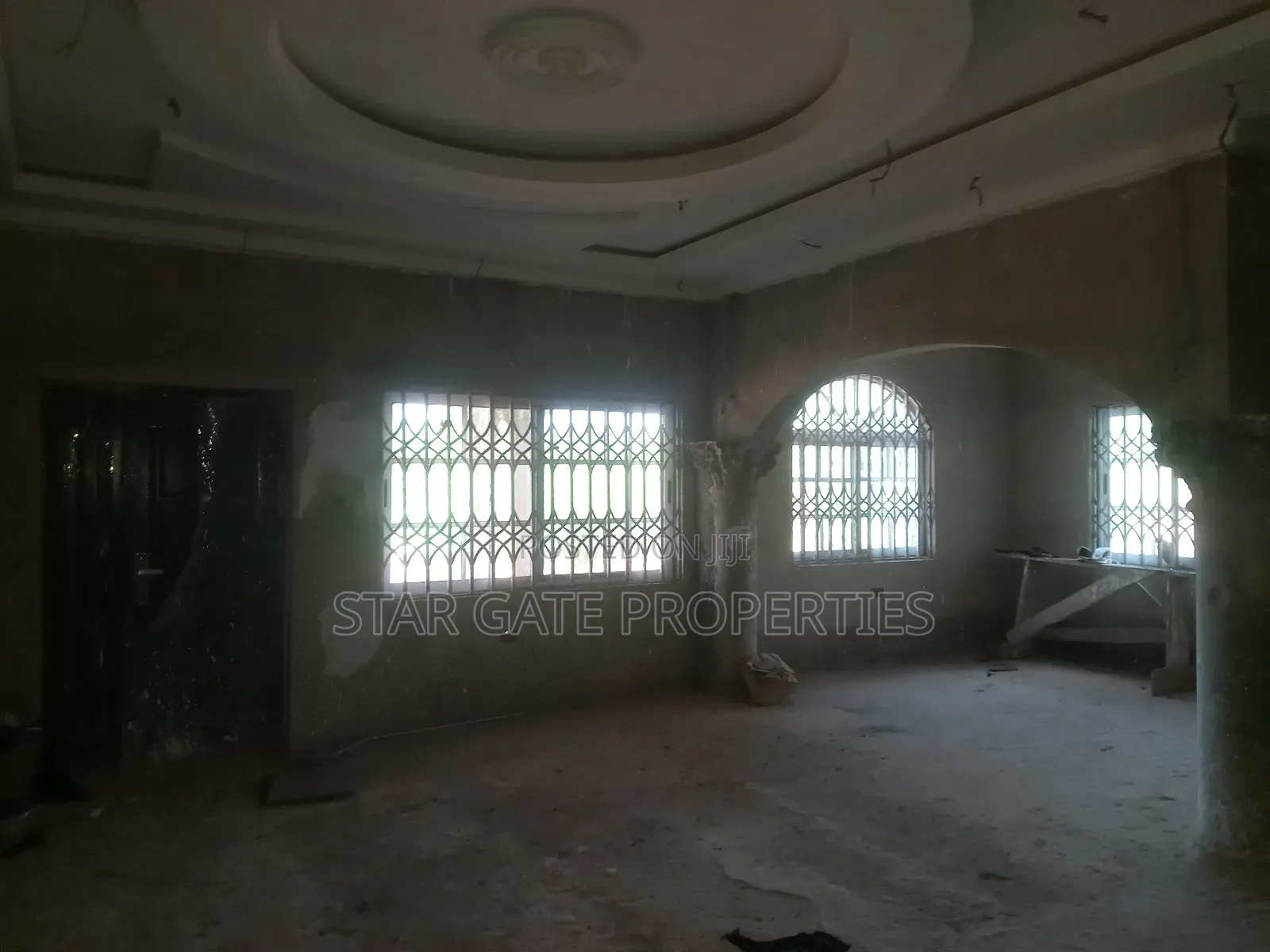 5bdrm House in Near Afari Military, Kumasi Metropolitan for sale