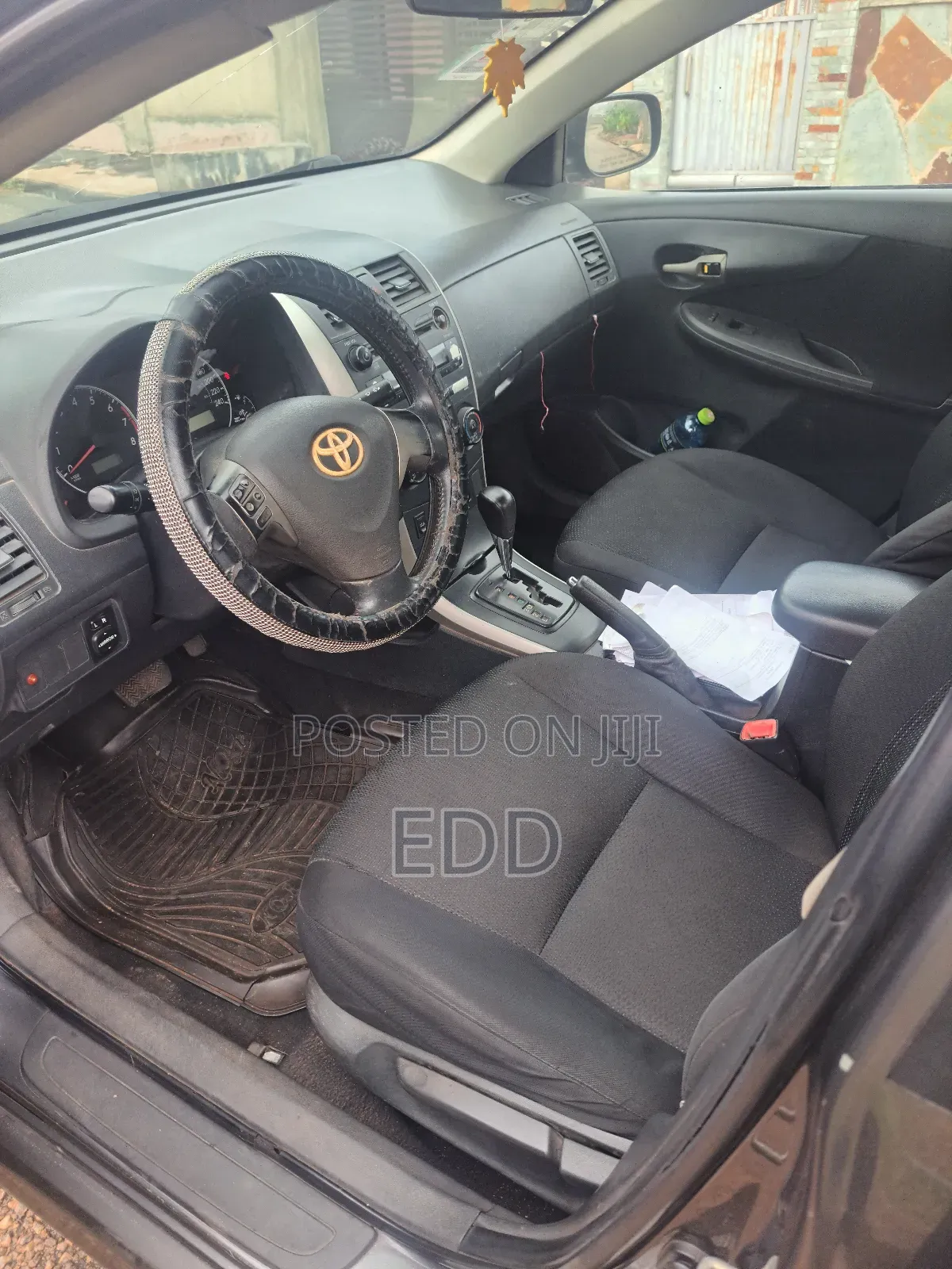Toyota Corolla LE 4dr Sedan (1.8L 4 cyl 4A) 2009 Gray