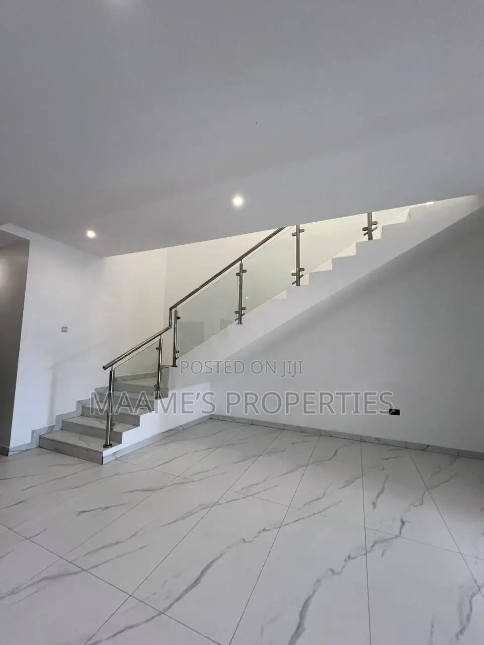 4bdrm Duplex in East Legon for sale