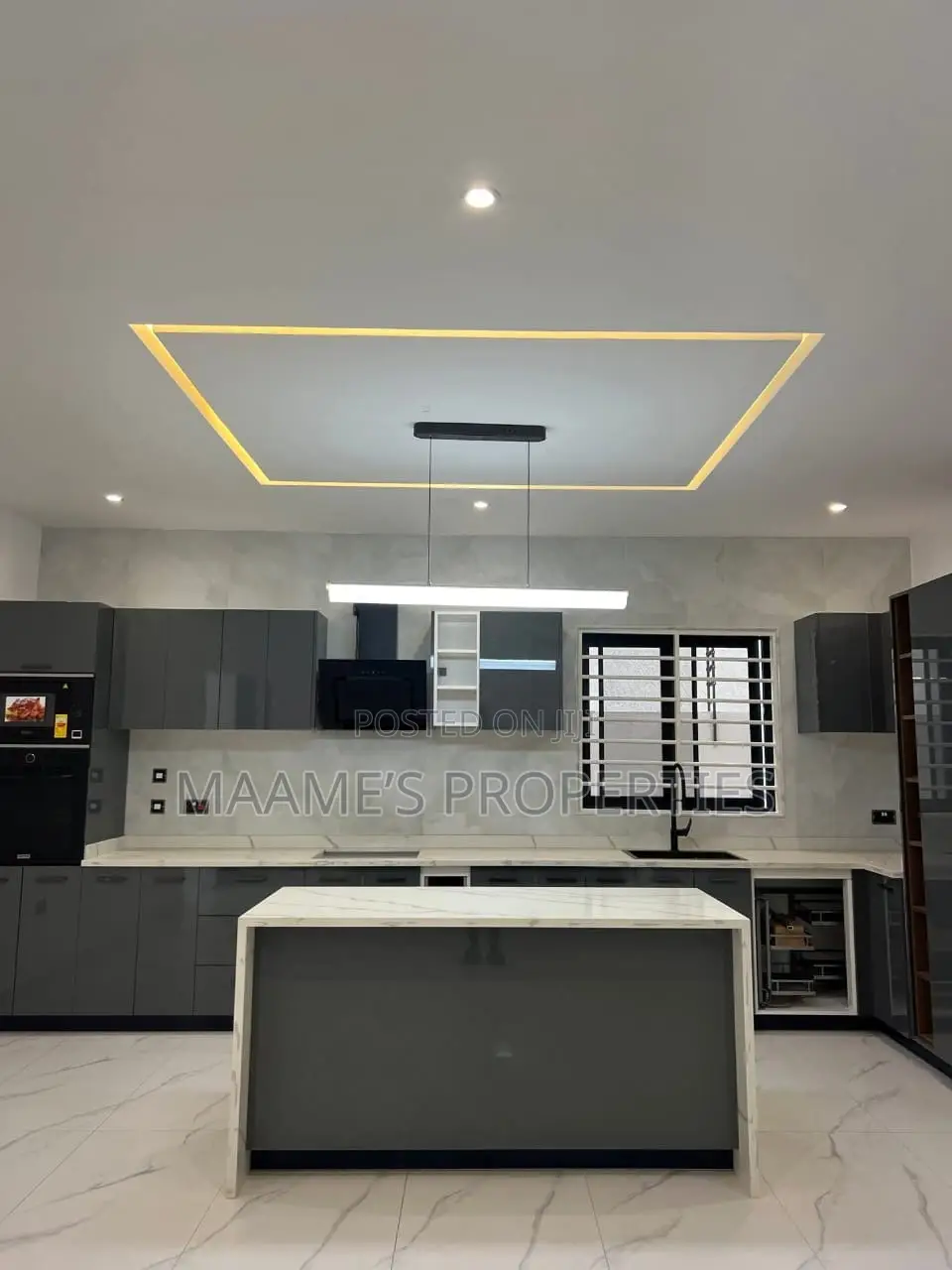 4bdrm Duplex in East Legon for sale