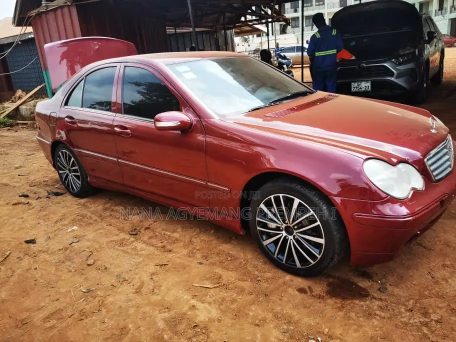 Mercedes-Benz C230 2014 Red