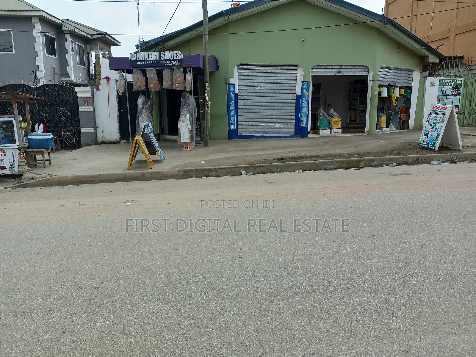 3 Bedroom 3 Stores Main Road Directly for Sale