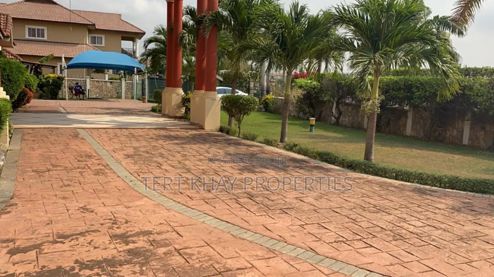 8bdrm House in Trassaco, East Legon for sale