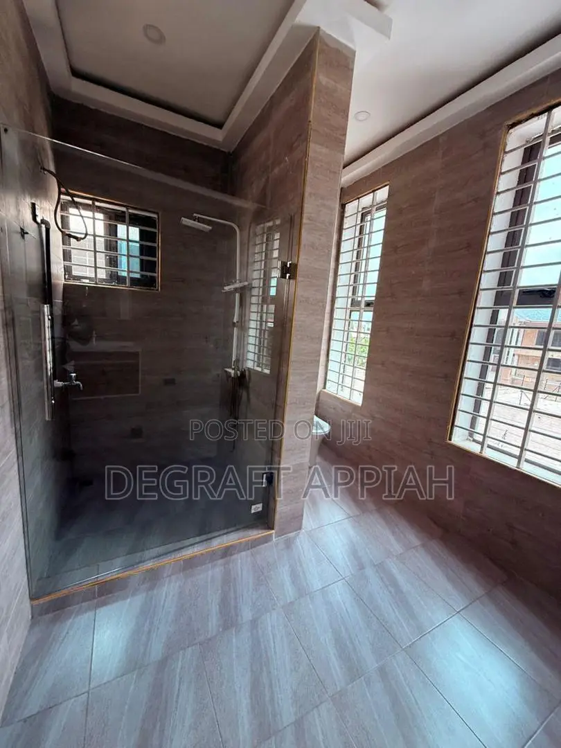 4bdrm Duplex in East Legon Hills, Accra Metropolitan for sale