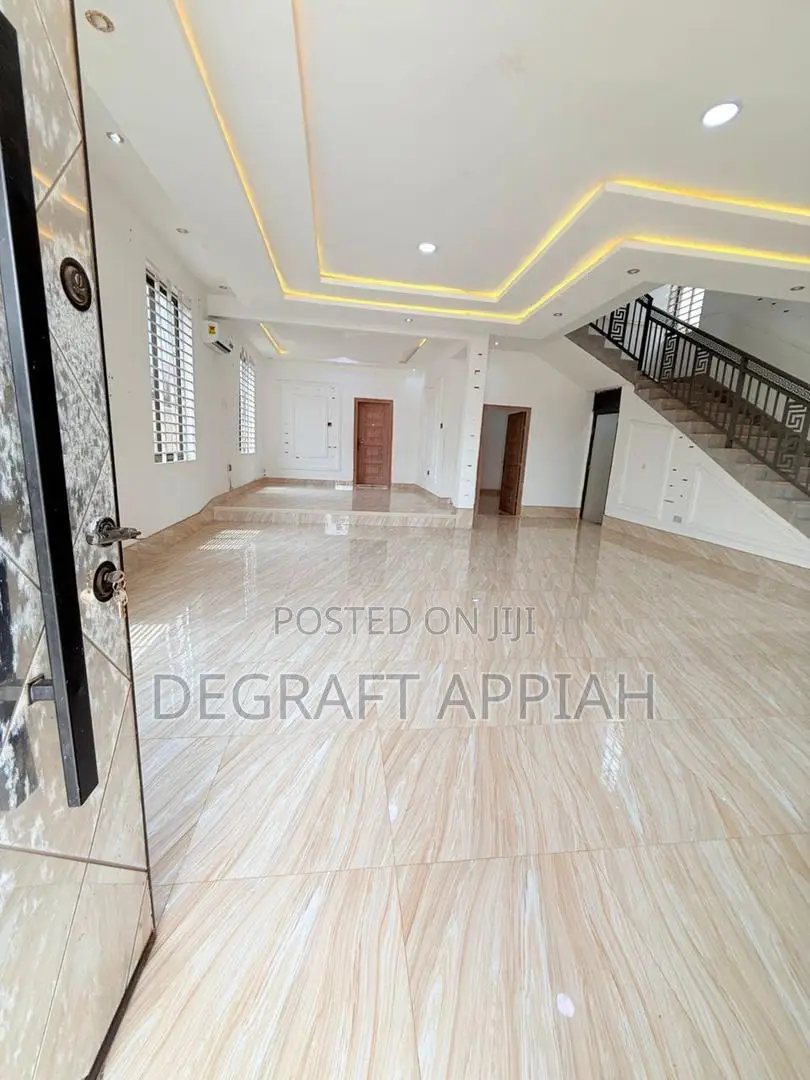 4bdrm Duplex in East Legon Hills, Accra Metropolitan for sale