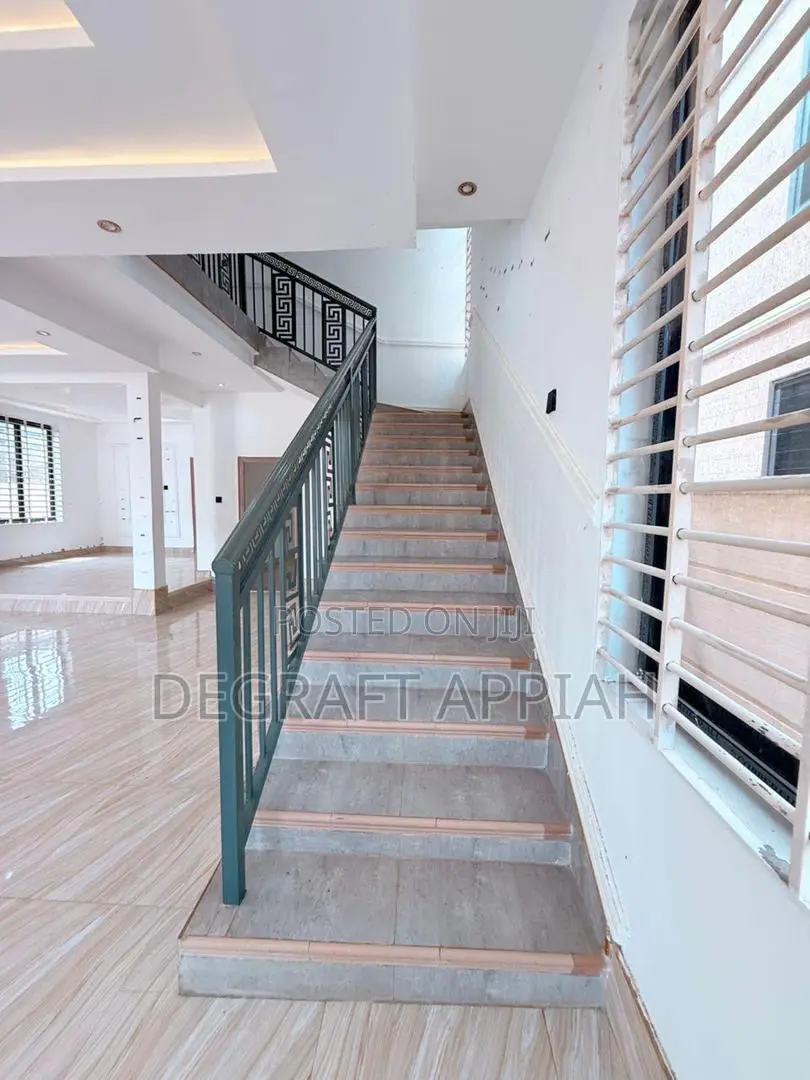 4bdrm Duplex in East Legon Hills, Accra Metropolitan for sale
