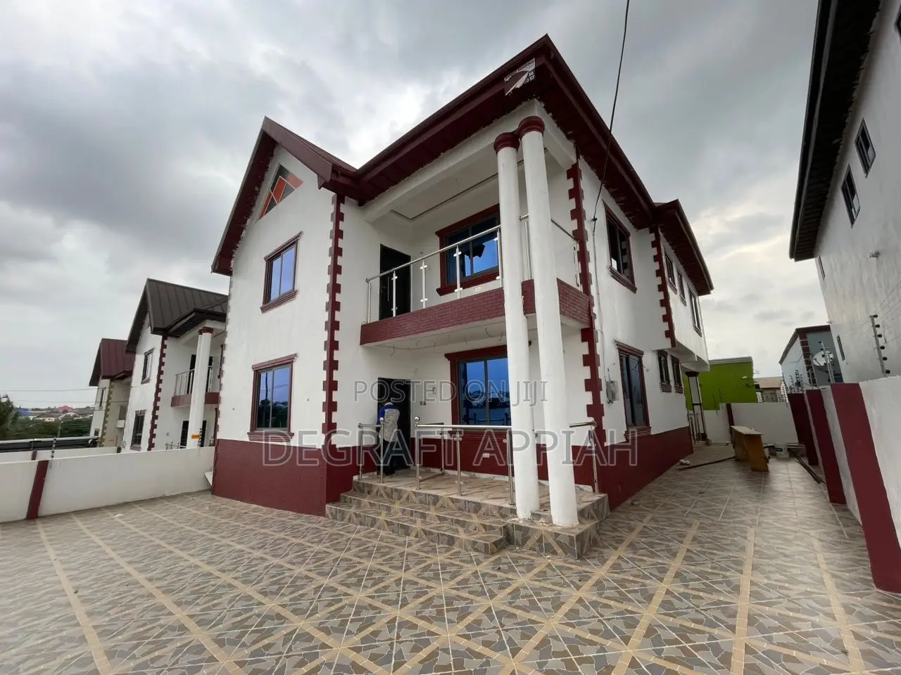 5bdrm House in Kronum Abuohia, Kumasi Metropolitan for sale