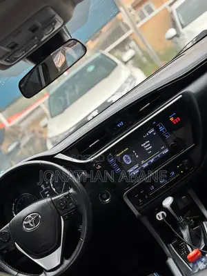 Toyota Corolla 2018 Silver
