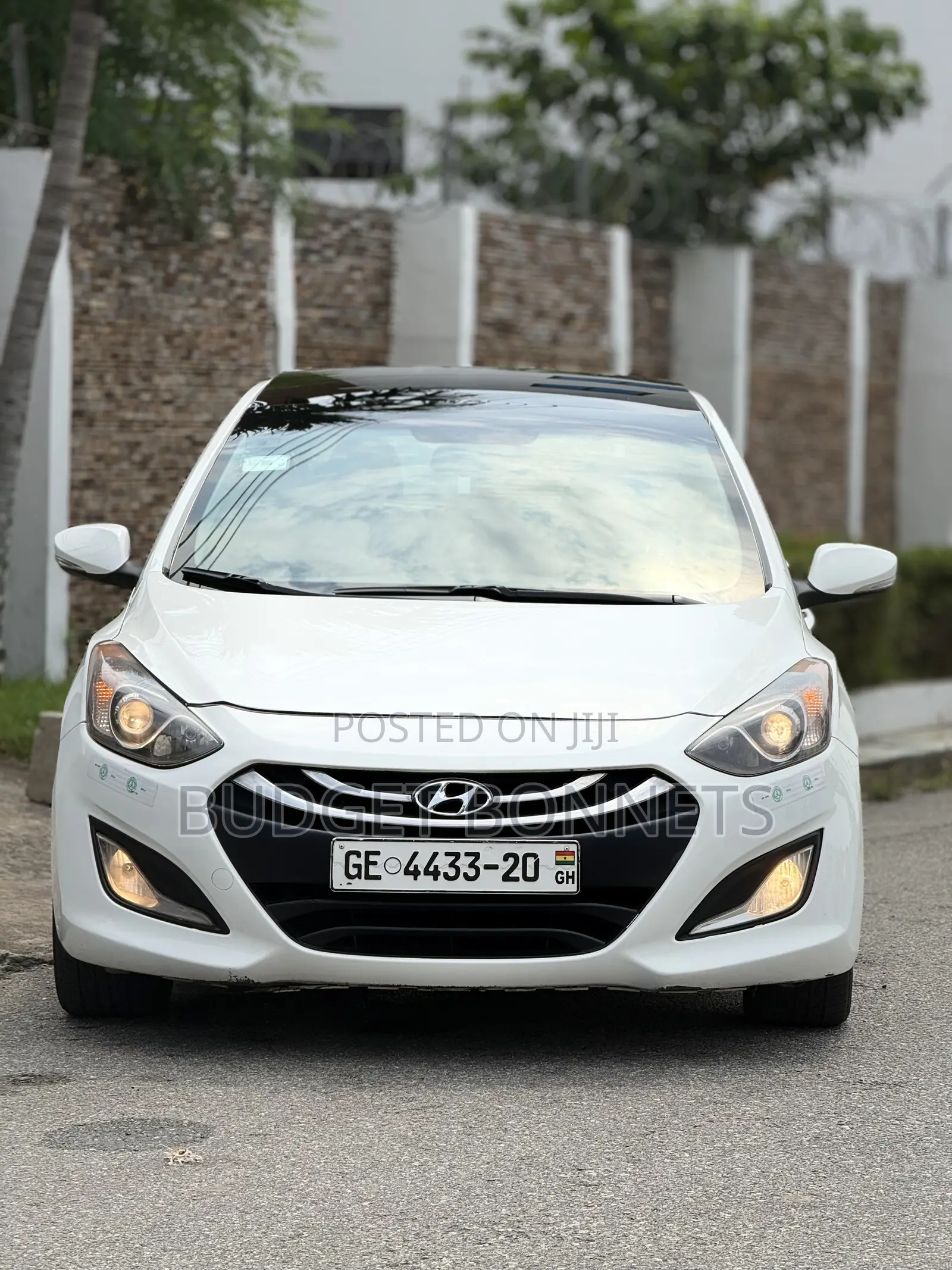 Hyundai Elantra Limited Sedan FWD (1.8L 4cyl 6A) 2016 White