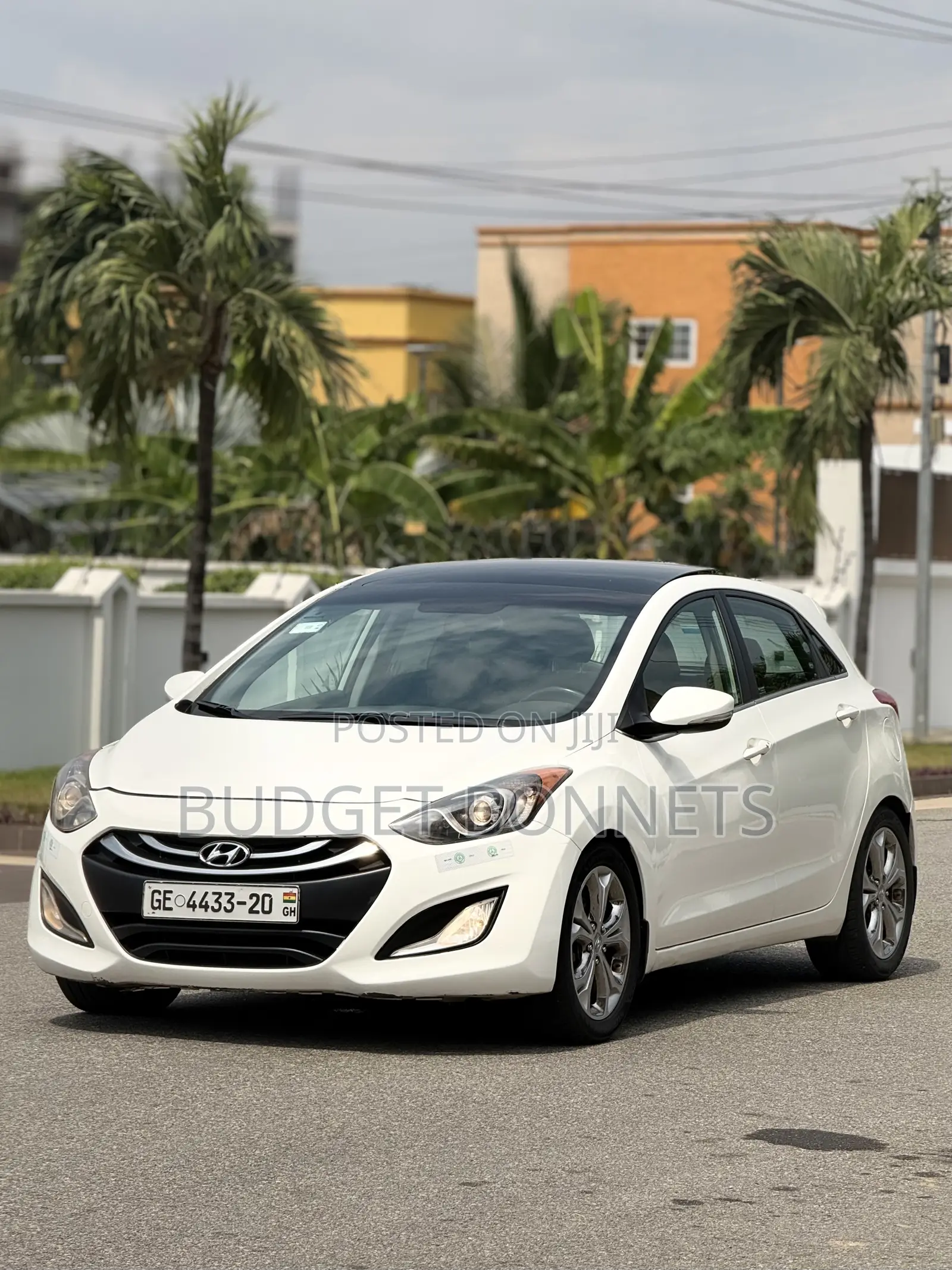Hyundai Elantra Limited Sedan FWD (1.8L 4cyl 6A) 2016 White