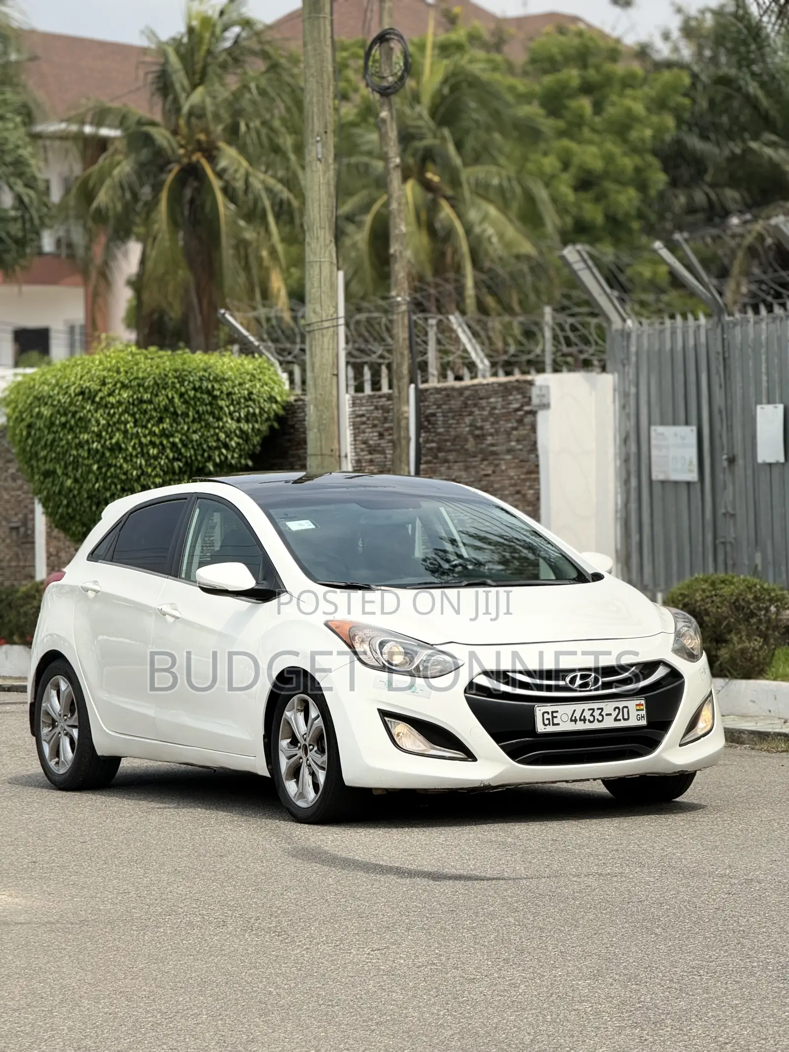 Hyundai Elantra Limited Sedan FWD (1.8L 4cyl 6A) 2016 White