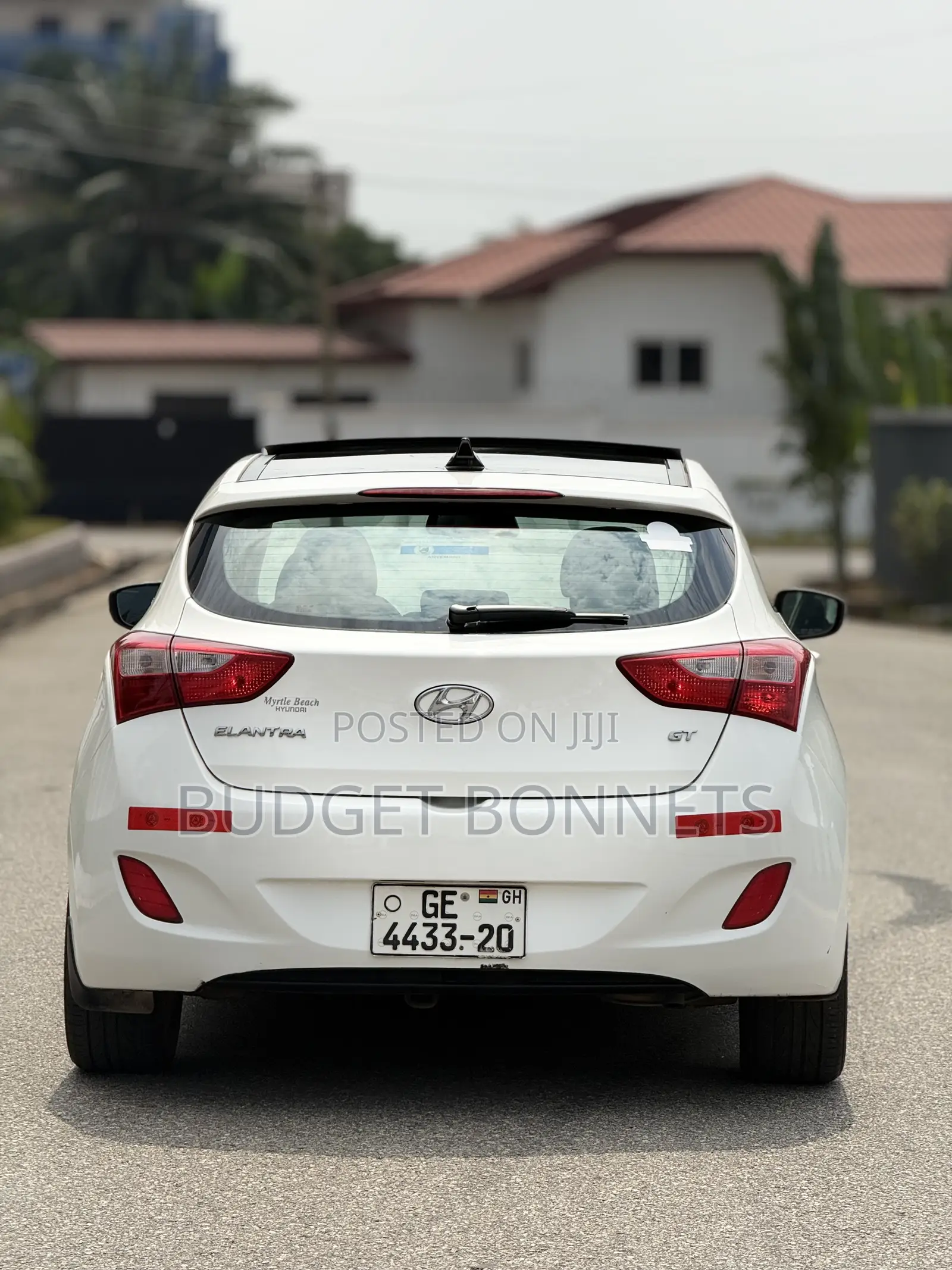 Hyundai Elantra Limited Sedan FWD (1.8L 4cyl 6A) 2016 White