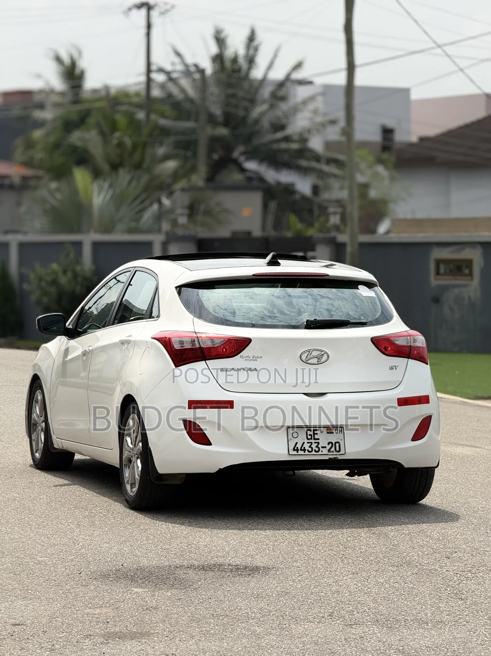 Hyundai Elantra Limited Sedan FWD (1.8L 4cyl 6A) 2016 White
