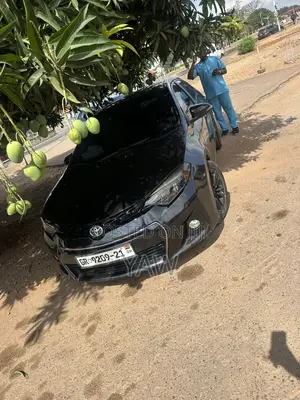 Toyota Corolla S 4dr Sedan (1.8L 4cyl CVT) 2016 Black