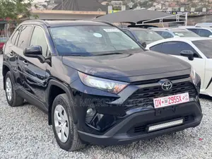 Toyota RAV4 LE AWD 2020 Black