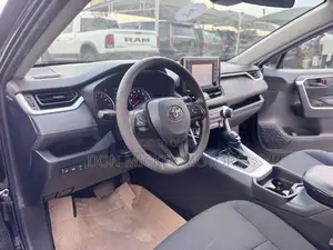 Toyota RAV4 LE AWD 2020 Black