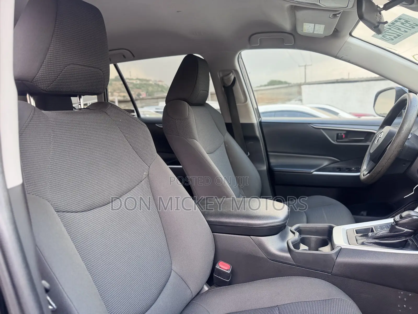 Toyota RAV4 LE AWD 2020 Black