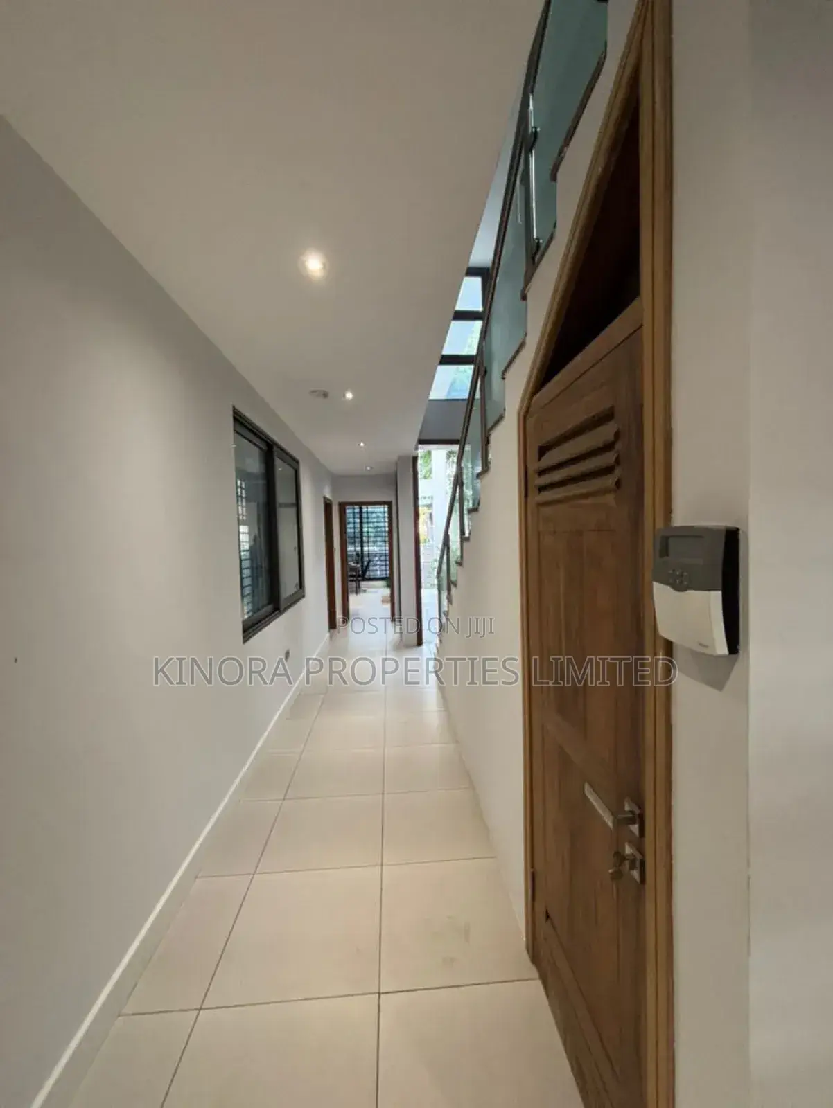 4bdrm Duplex in East Airport for sale