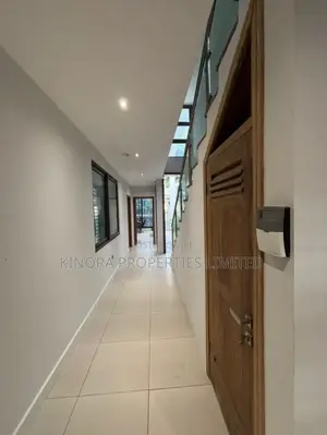 4bdrm Duplex in East Airport for sale
