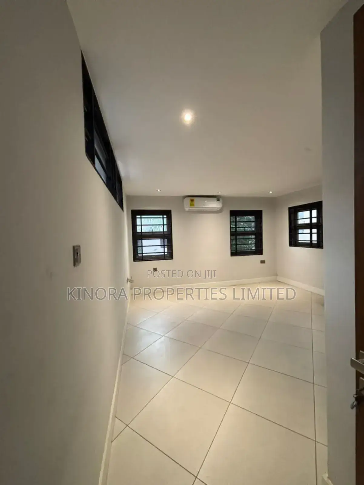 4bdrm Duplex in East Airport for sale