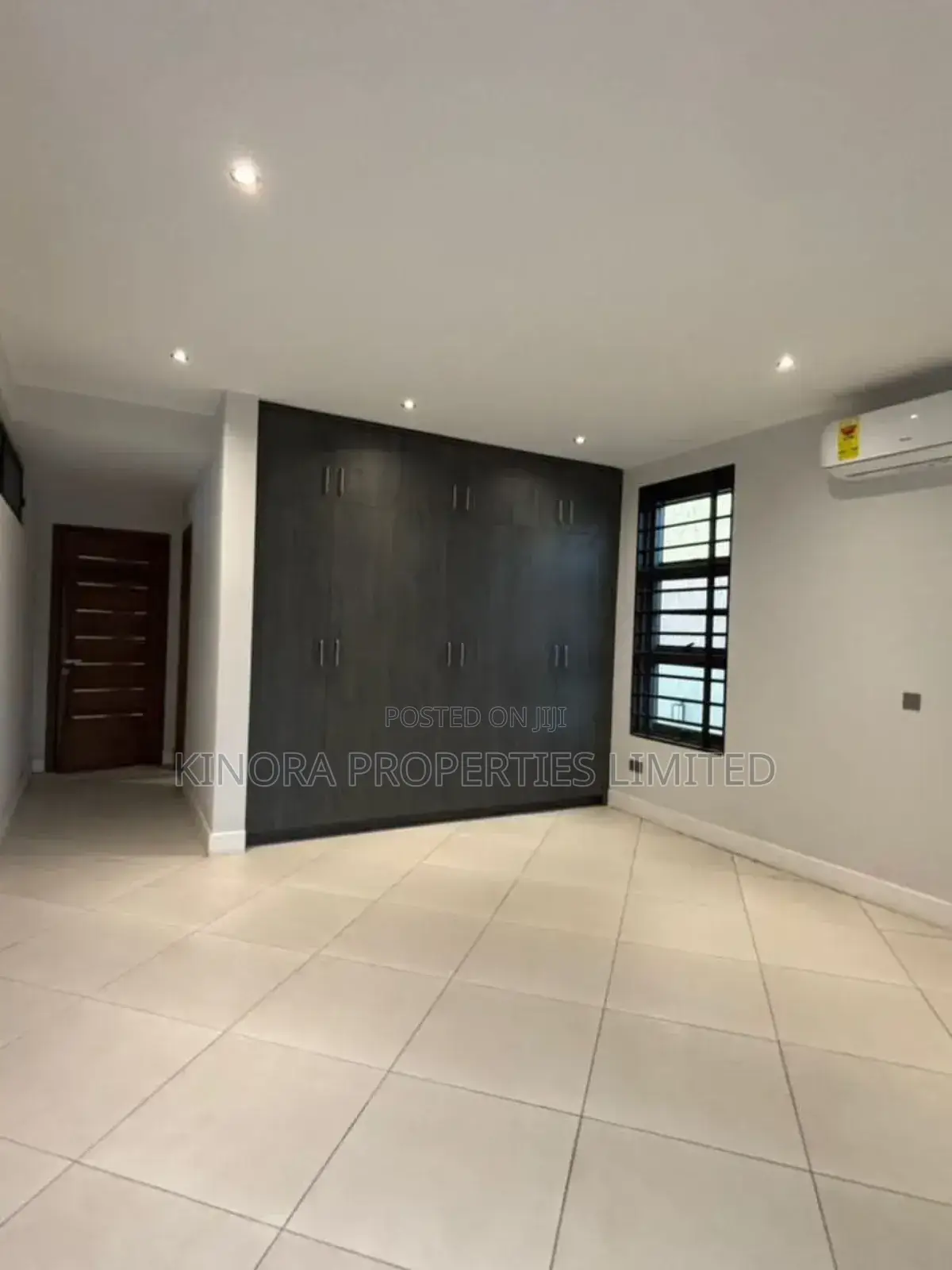 4bdrm Duplex in East Airport for sale