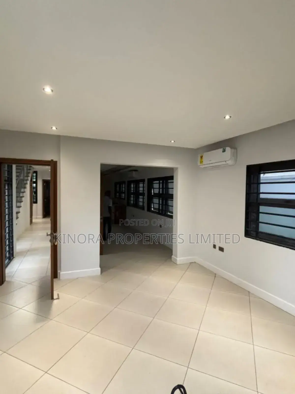 4bdrm Duplex in East Airport for sale