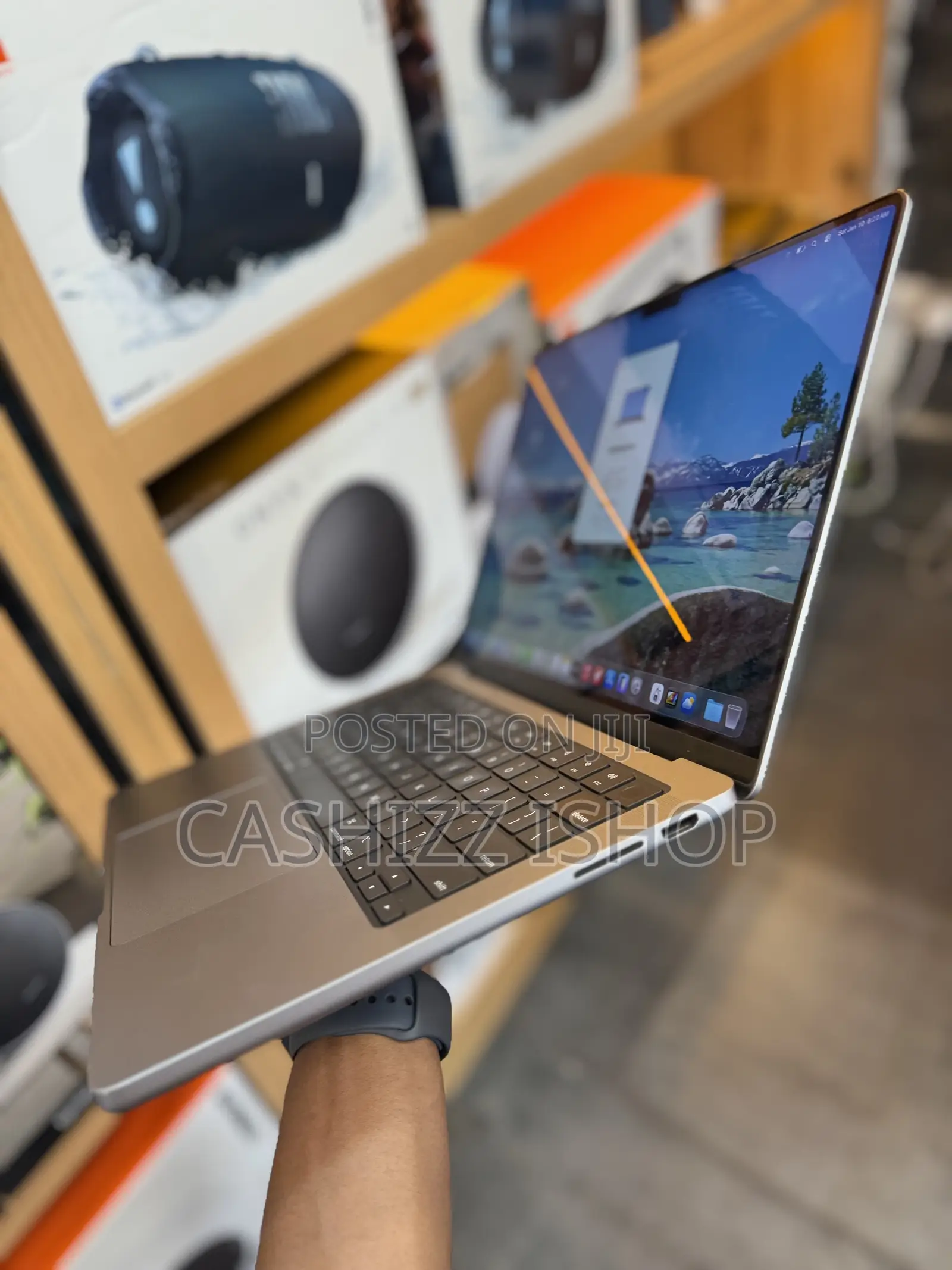 Laptop Apple MacBook Pro 2023 M3 14-Inch 8GB Apple M3 SSD 512GB