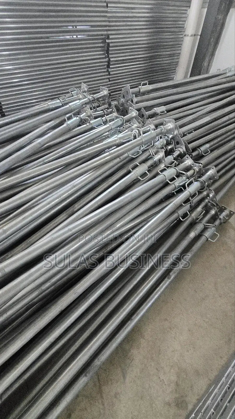 Adjustable Props for Concrete Casting