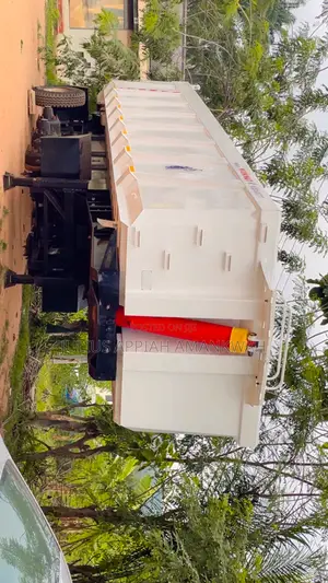 Mammut Tipping Trailer