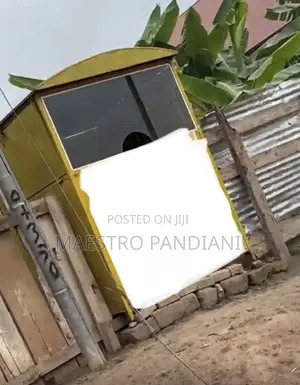 Momo Container