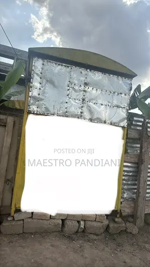 Momo Container