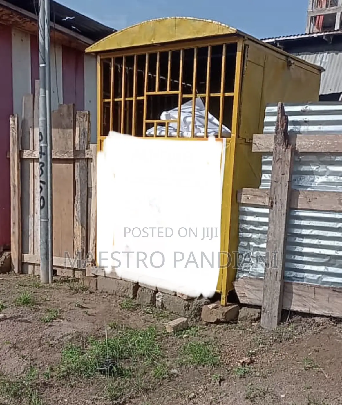 Momo Container